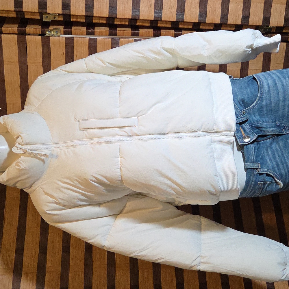 NWT! Old Navy Crop Cream Puffer Jacket
